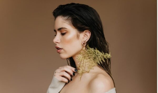 Stylish Pearl Necklace - Image 2